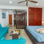Comfortable Studio 3 Blocks From The Beach